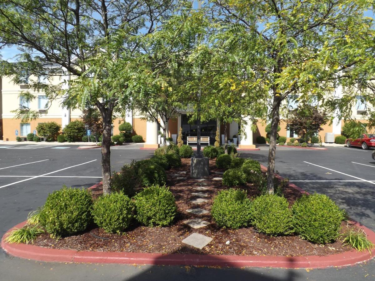 Holiday Inn Express Lexington Southwest Nicholasville By Ihg Екстериор снимка